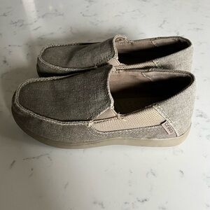 Youth crocs canvas slip on size J1